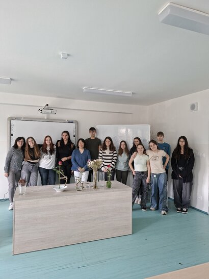 Japonská floristka Yasuko Oki priniesla do SOŠ Pruské umenie Hanakubari