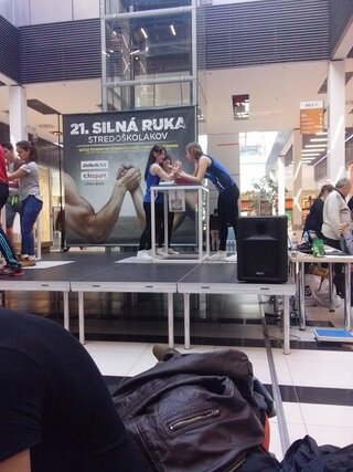 fotki silna ruka 007