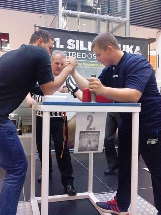fotki silna ruka 018