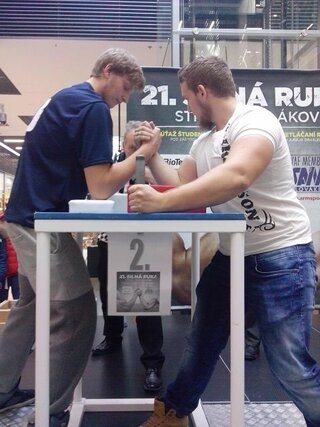 fotki silna ruka 019