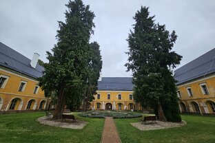 Zväčšiť fotografiu - Areál školy