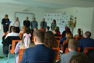 Slávnostné vyraďovanie študentov 4. ročníkov po úspešnom zvládnutí maturitných skúšok - DSC_7833