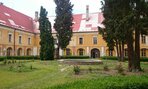 nádvorie SOŠ Pruské