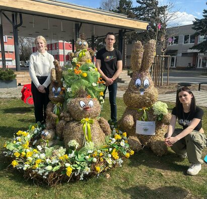 Jarná výzdoba v obci Beluša v réžii našich žiakov